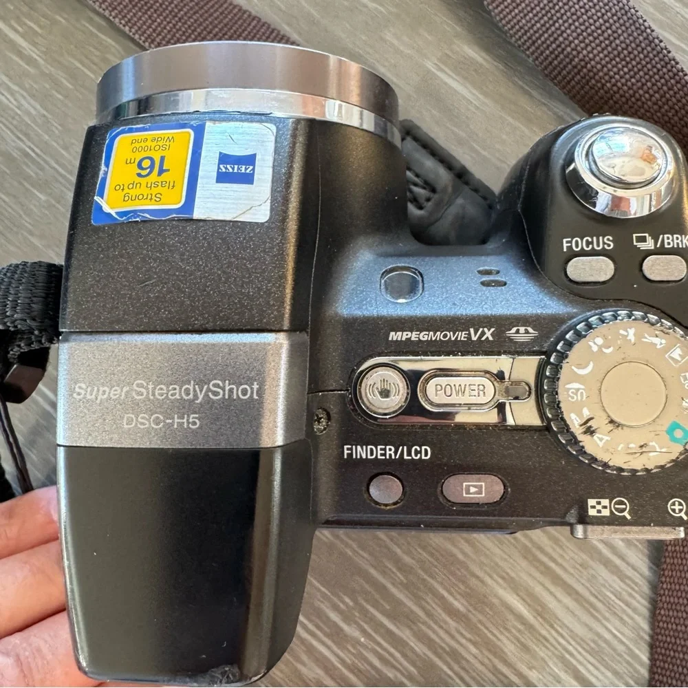 Sony Cyber-shot DSC-H5 Digital Camera-super steady Shot 12x -Selling For Parts